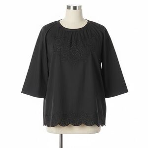Uniqlo Embroidered Black Top XS